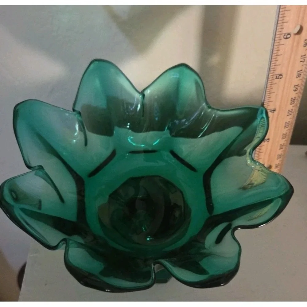 Emerald Green Glass Vintage‎  Petal Candy Dish Handkerchief Compote St. Paddy's